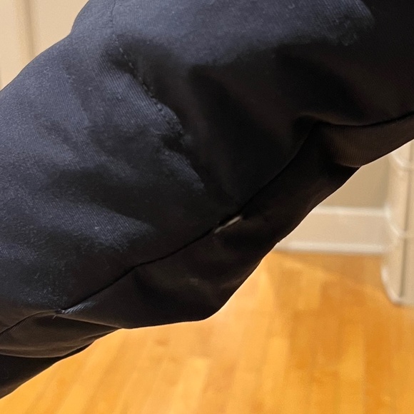 Moose Knuckles- Super warm, contemporary and sleek. - Picture 9 of 9